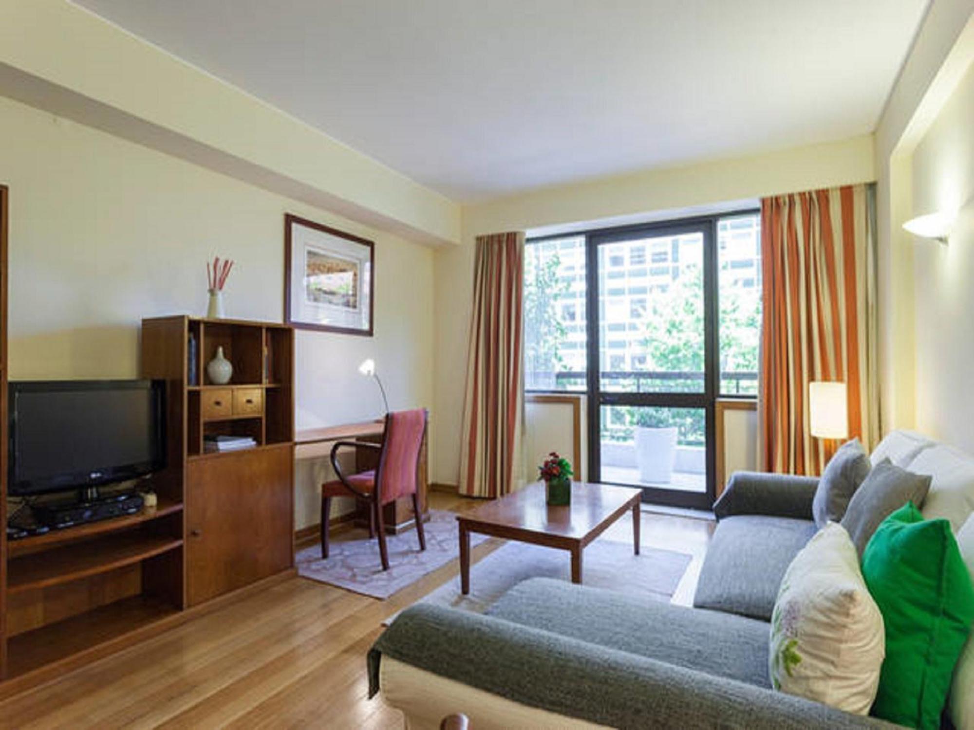 Stay In The Heart Of Lisbon-Altis Suites Hotel Extérieur photo